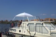 motorjacht EAGLE parasol uit