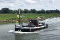 sleepboot WAMANDAI 3 varen