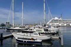 zeiljacht WINDSONG in de haven overdag