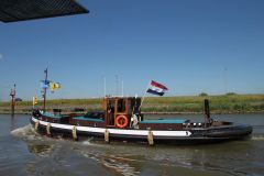 sleepboot WAMANDAI 3 varen