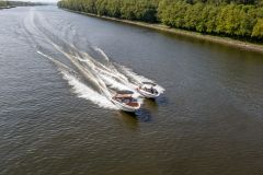 Twee speedboaten