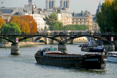 motorvrachtschip op de Seine