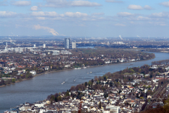 uitzicht op rivier en stad