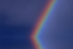 regenboog  op water